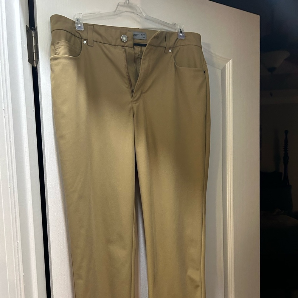 Men’s VRST khaki pants 33x30.  EUC.  Worn 2-3 times.  No stains or tears.